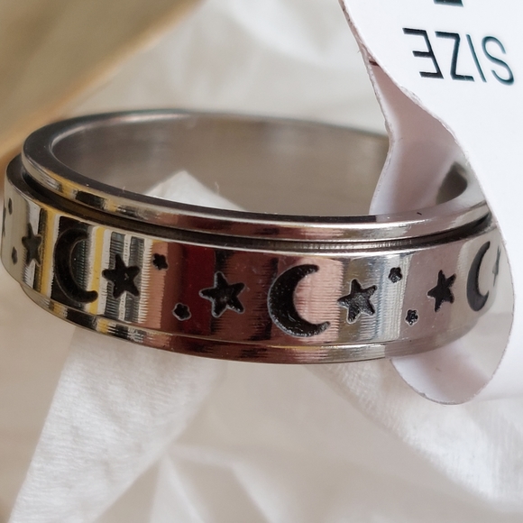 Anti Anxiety Fidget Ring - Picture 2 of 3